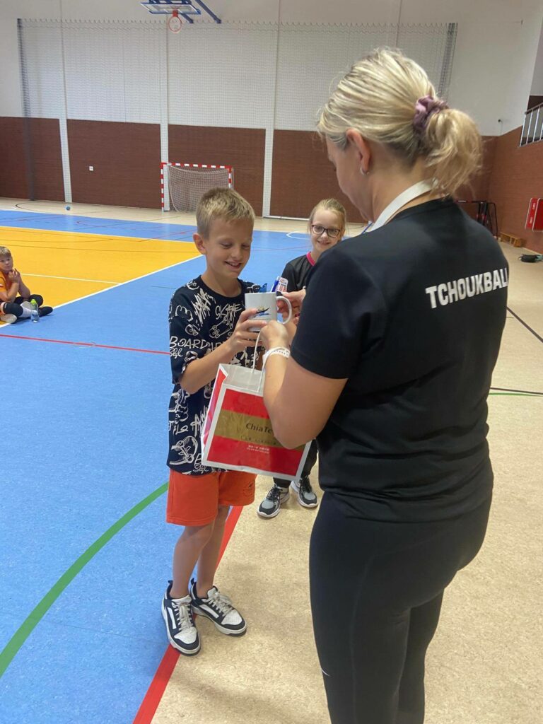 rozdanie nagród za test wiedzy o tchoukball 