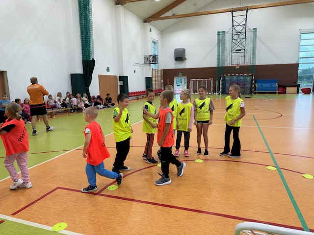 przywitanie się zawodników 