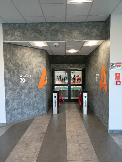 wejście główne na halę 