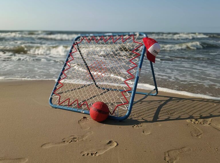 Sportowy obóz tchoukball w Rewalu